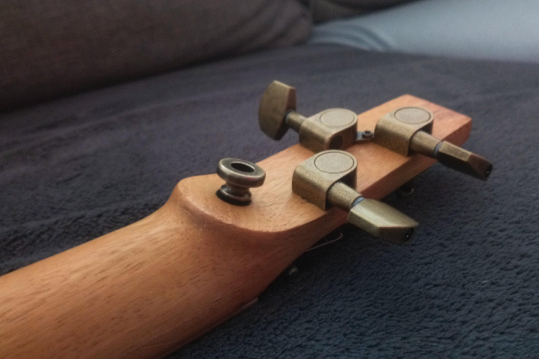 pickup micro cbg cigarbox made-in-france fait-main artisanal 
amergin keltia-lutherie bois